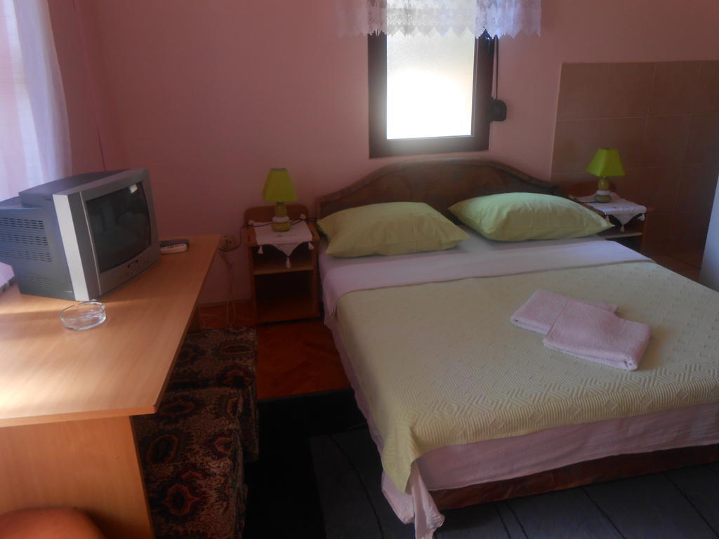 Apartments & Hostel Zdrava Hrana Mostar Habitación foto
